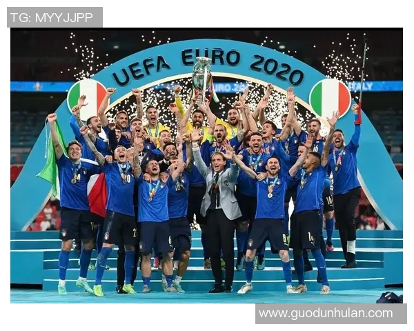 超值球星卡足球限时9.9元包邮直播抢购，球迷必备收藏良机