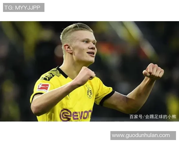 足球巨星的一天：从晨跑到夜晚训练揭秘他们如何平衡生活与职业